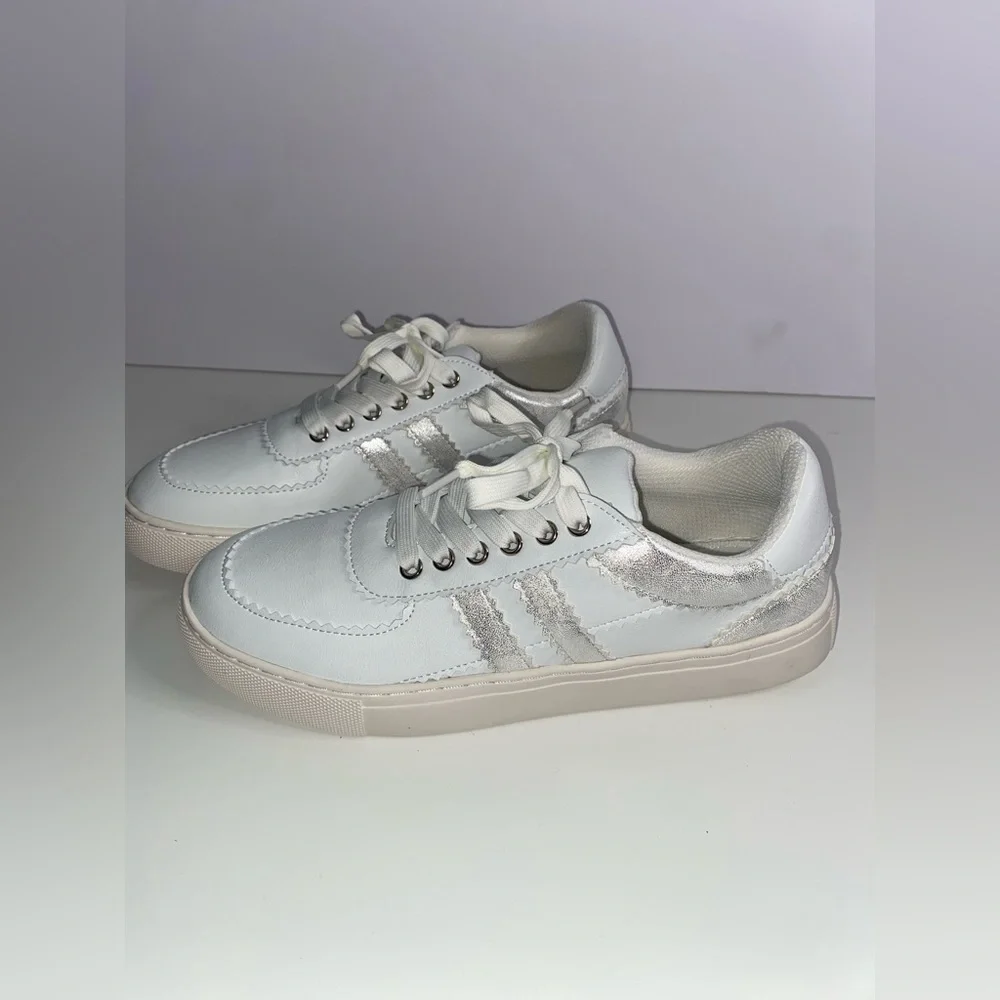 NEW!‎ Corkys footwear women’s Rizz Fashion Sneaker